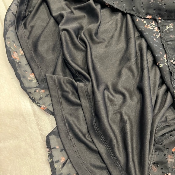 Reitmans VNeck printed Black Dress - Picture 3 of 7